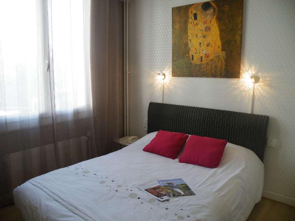 Brit Hotel Roanne - Le Grand Hotel Cameră foto
