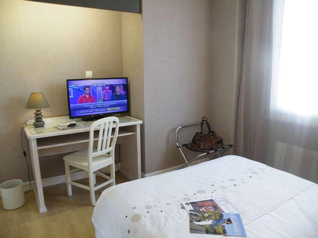 Brit Hotel Roanne - Le Grand Hotel Cameră foto