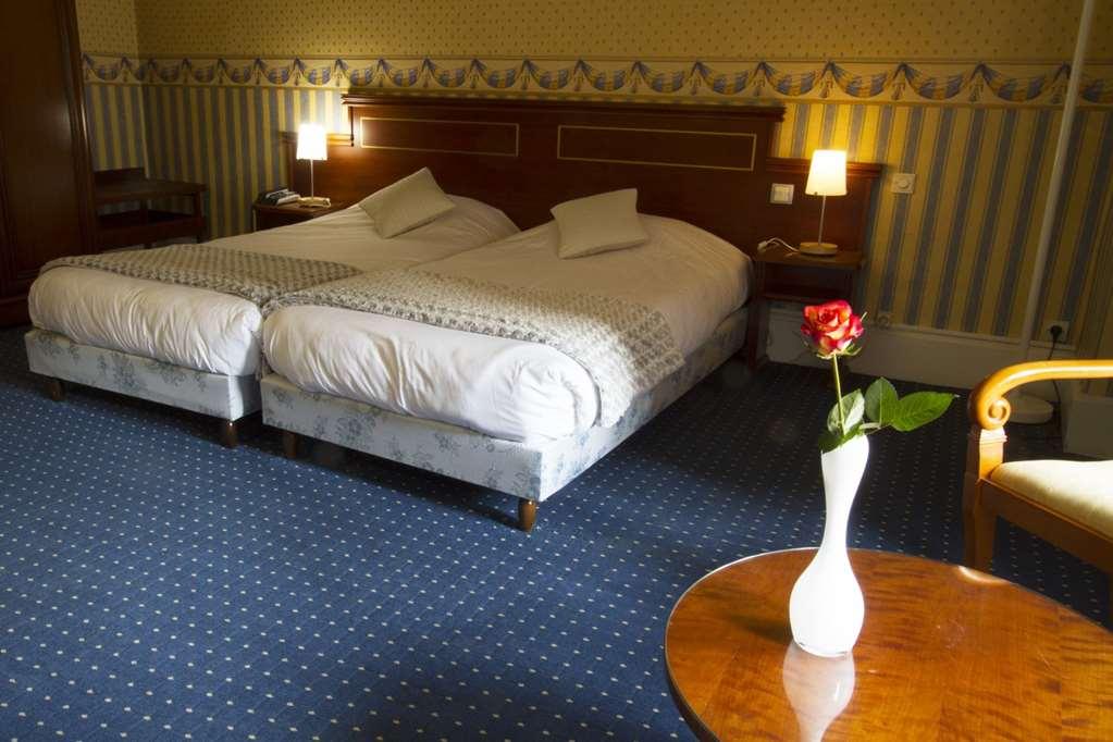 Brit Hotel Roanne - Le Grand Hotel Cameră foto