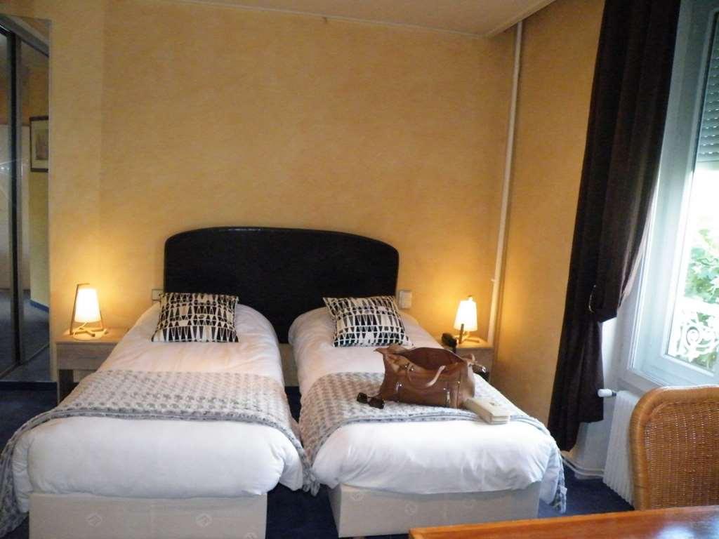 Brit Hotel Roanne - Le Grand Hotel Cameră foto