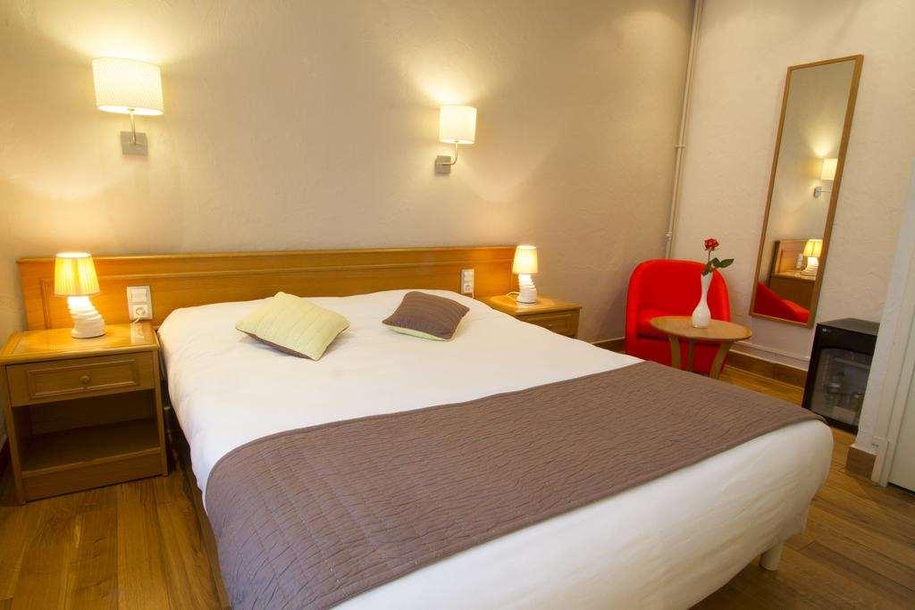 Brit Hotel Roanne - Le Grand Hotel Cameră foto